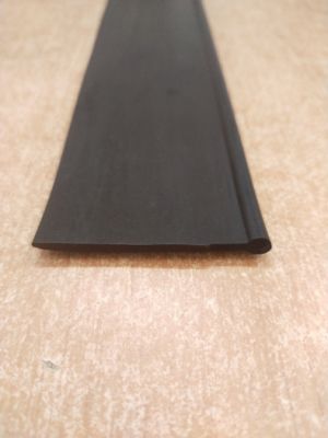 Těsnění na předělovací plech motoru k blatníku