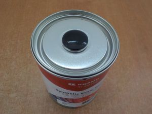 Barva syntetická Zetor černá 1L